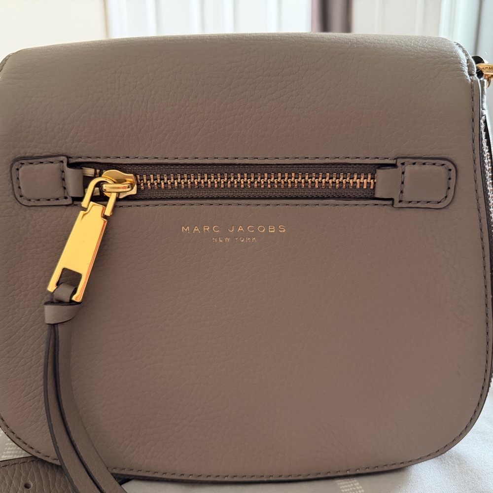 Marc Jacobs Beige Leather Crossbody Bag with Gold Accents